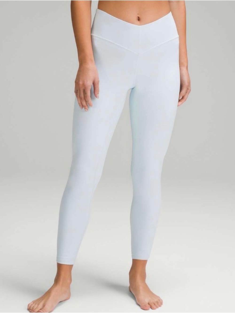 NWOT- Lululemon Align V-Waist Pant 25"
Powder Blue- Size 6